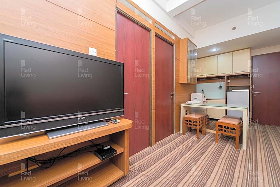RedLiving Apartemen Tamansari Panoramic - Rasya Room