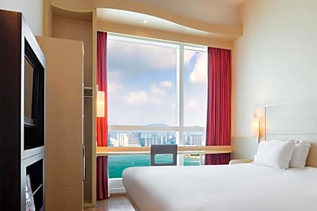 Standard Queen Room with Harbor View