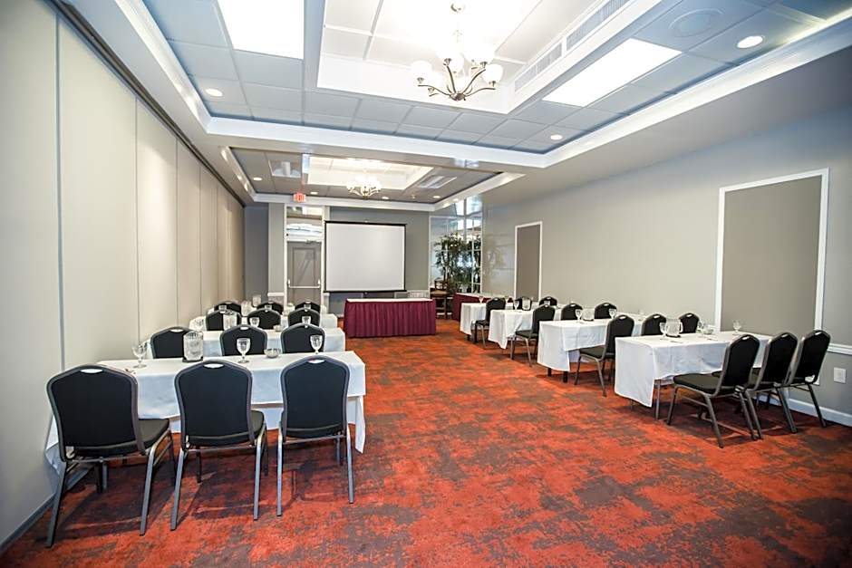 Ramada by Wyndham Jacksonville Hotel & Conference Center