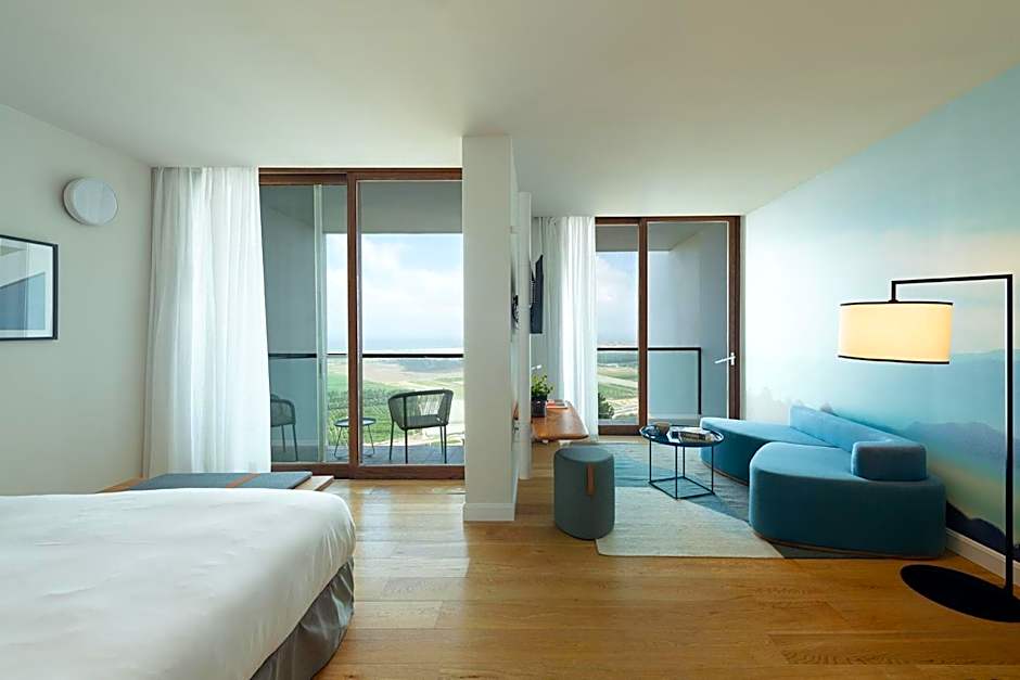 Photo 1 of 6 of Deluxe, Sea View, Balcony