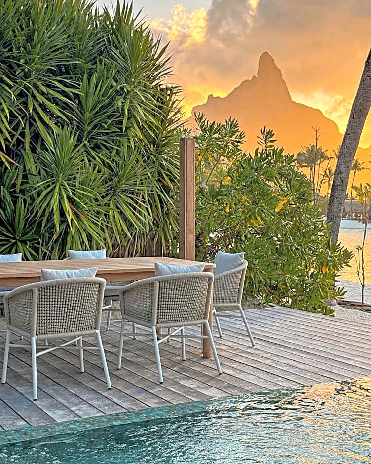 Photo 1 of 7 of Beach Villa 2 Bedroom, Plunge Pool, Lagoon View