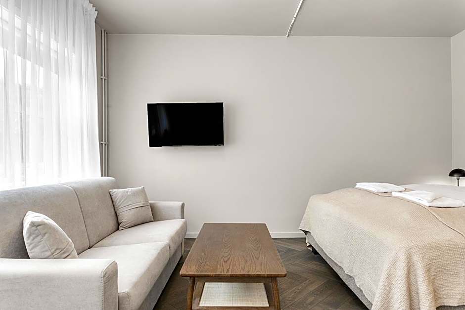 The Swan House by Heimaleiga