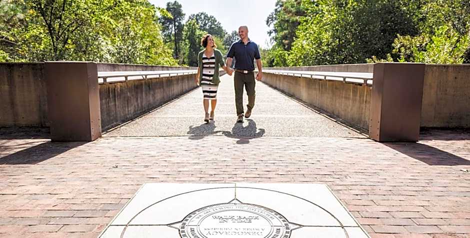 Williamsburg Woodlands Hotel & Suites, an official Colonial Williamsburg Hotel