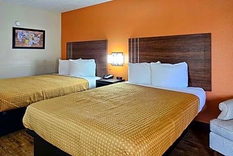 Quadruple Room with Tub - Disability Access/Non Smoking/Exterior Hall