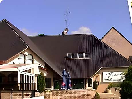 Threeland Hotel