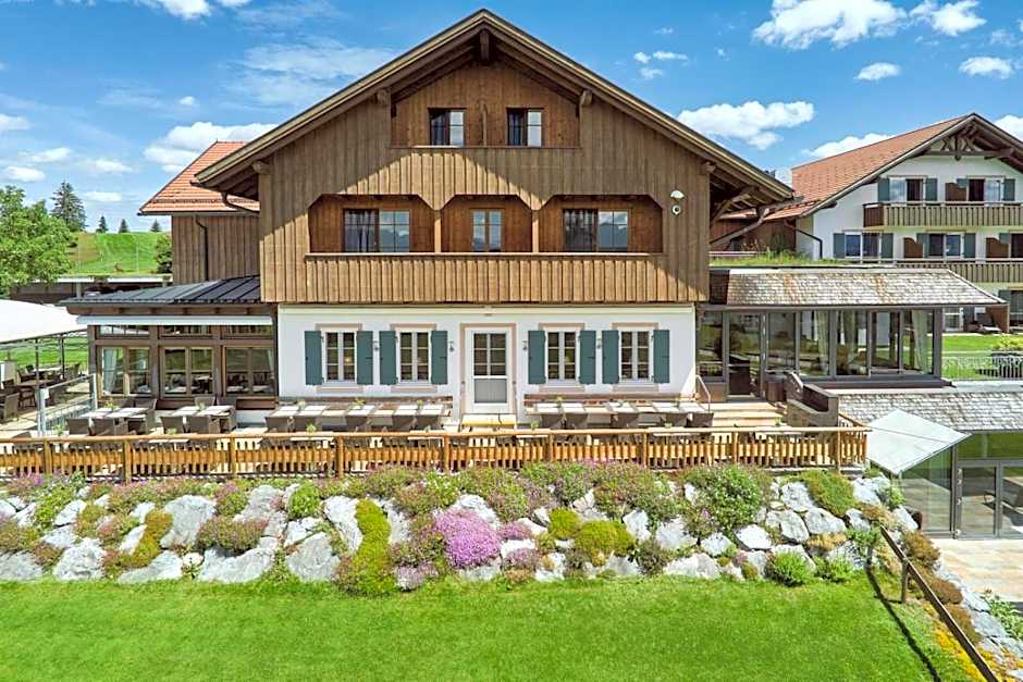 Hotel Auf der Gsteig GmbH