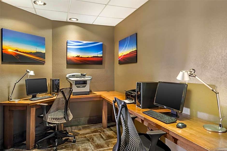 Best Western Plus Scottsdale Thunderbird Suites