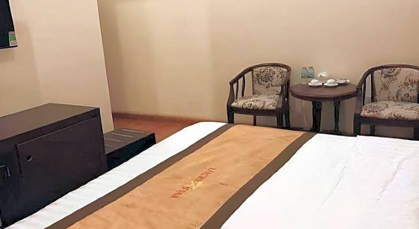 LUCKY STAR HOTEL
