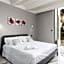 Q71 TIMELESS SUITES
