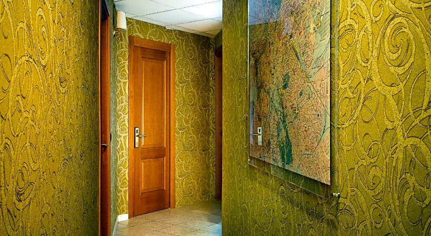 Ad Hoc Domus Guest House
