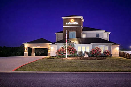 La Quinta Inn & Suites by Wyndham Kerrville