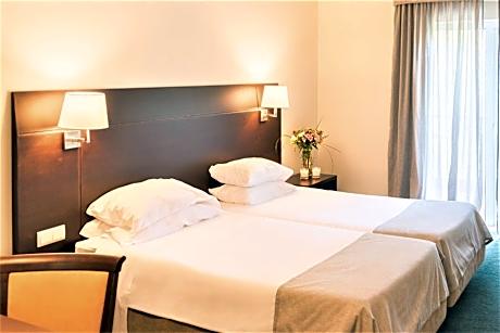 Superior Twin Room with River View