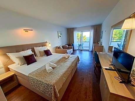 Superior Sea and Pool View Double Room