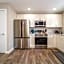 NEW, Euro-Style Suite, Whyte Avenue, AC, Netflix, Sleeps 6!