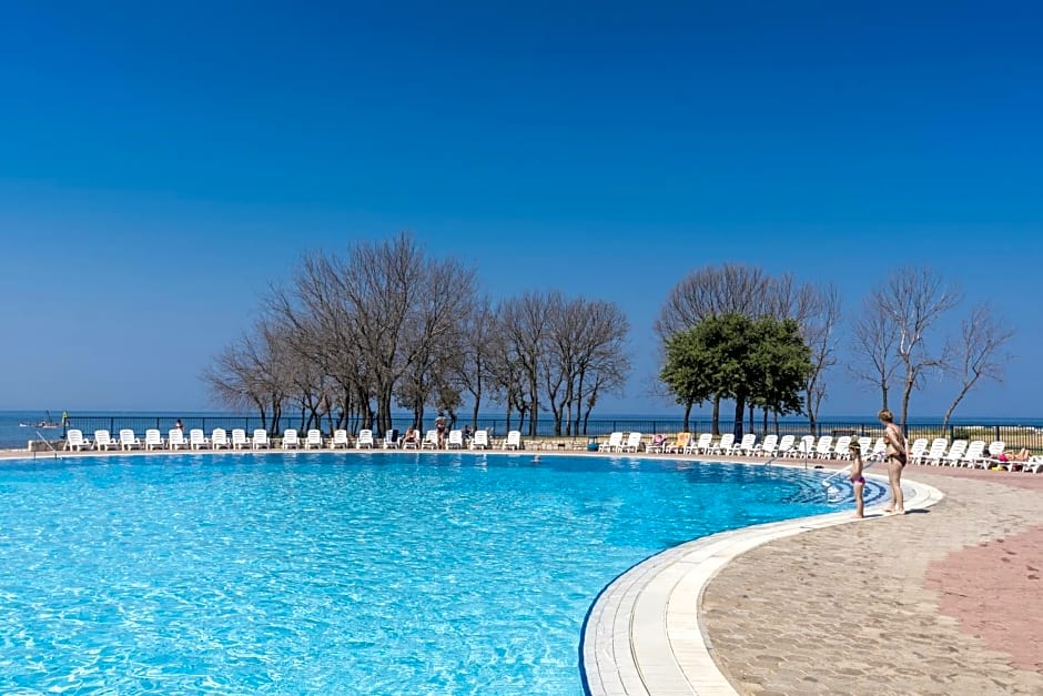 Apartments Polynesia Plava Laguna