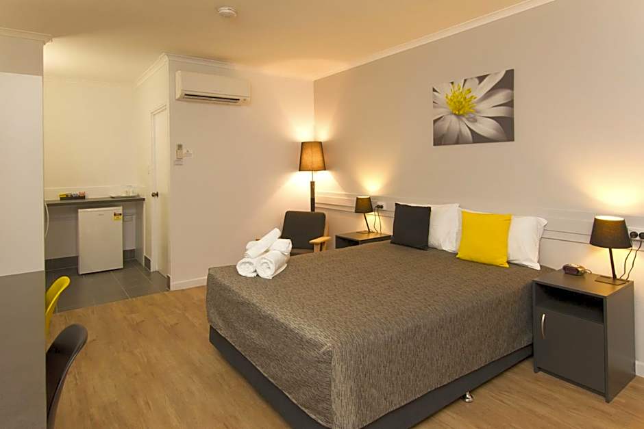 Glenmore Palms Motel