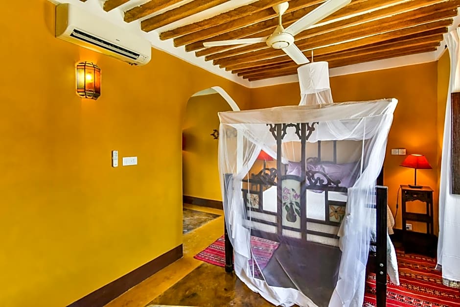 Kholle House