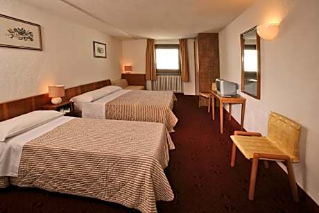 Triple Room with Mountain View