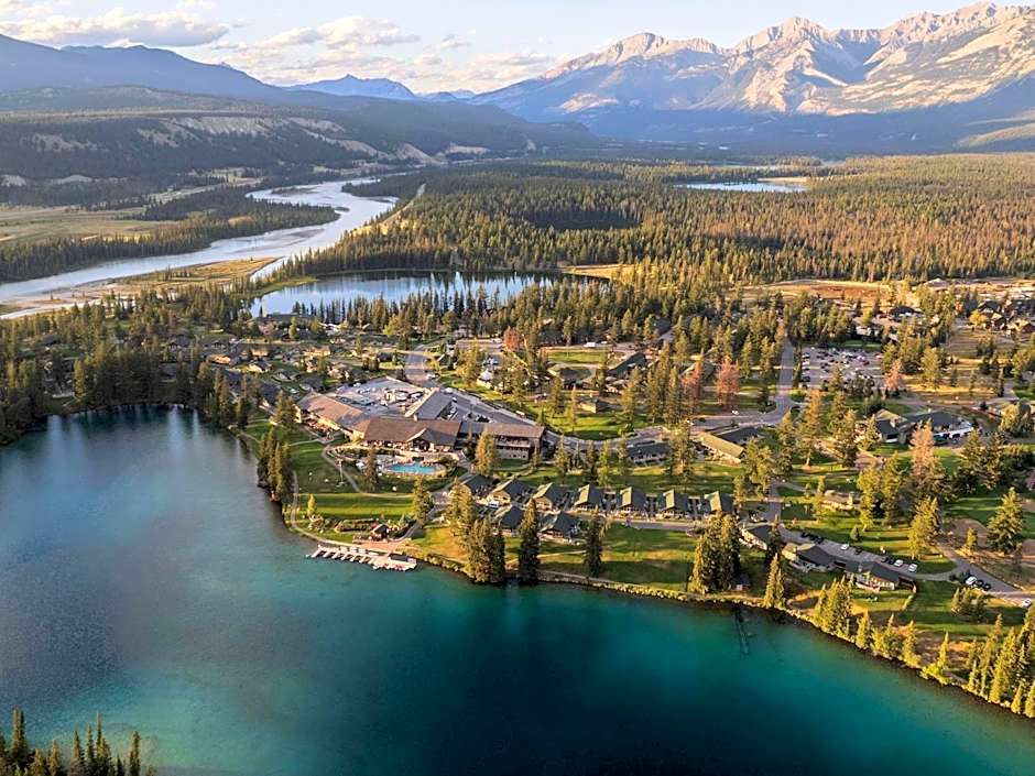 Fairmont Jasper Park Lodge