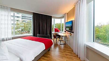 Premium Corner King Room