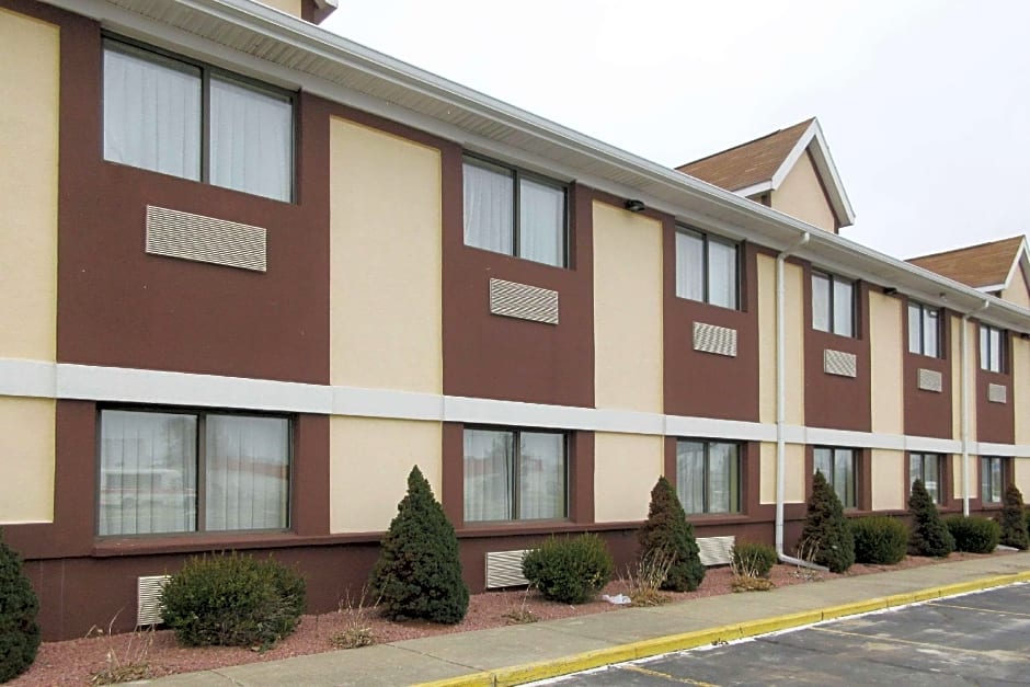 Quality Inn & Suites Benton Harbor - St. Joseph