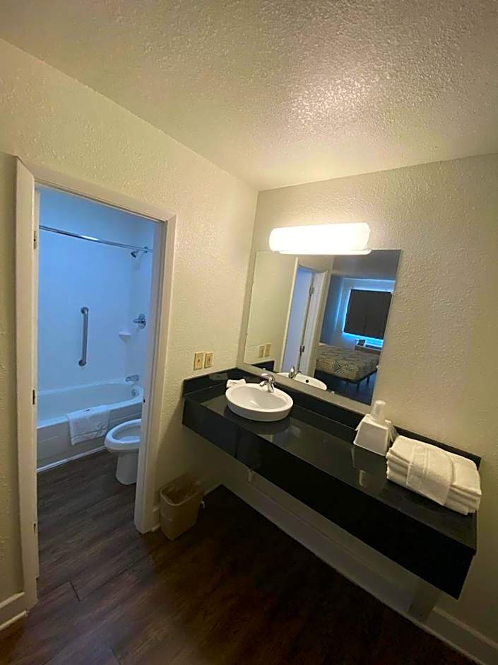 Motel 6 Manchester, TN