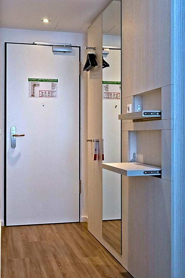Super 8 by Wyndham Munich City North