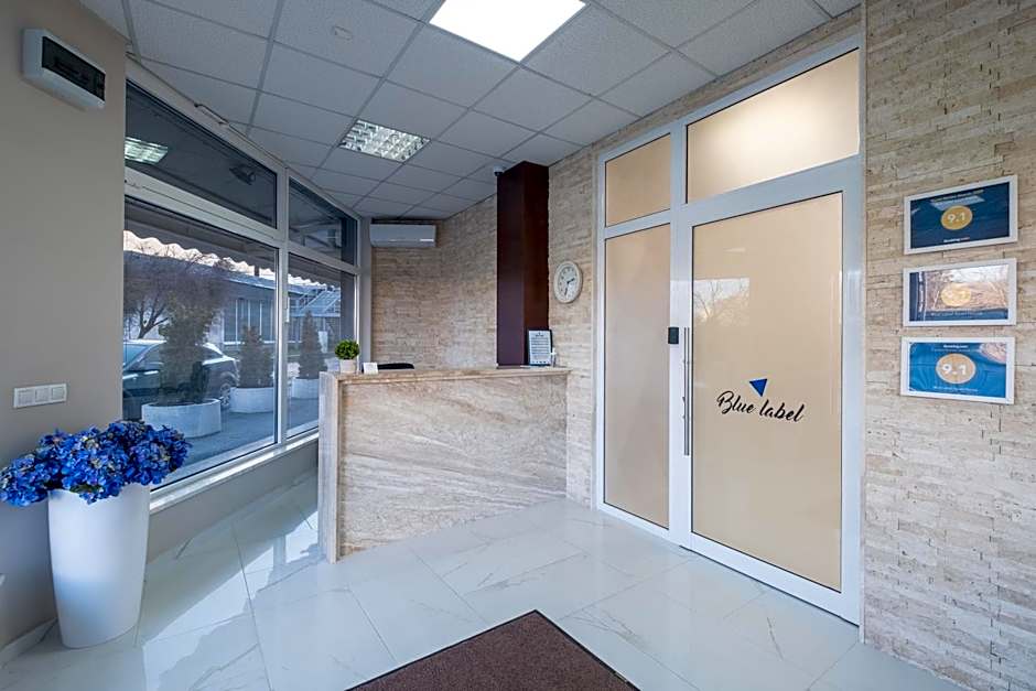 Blue Label Apart House