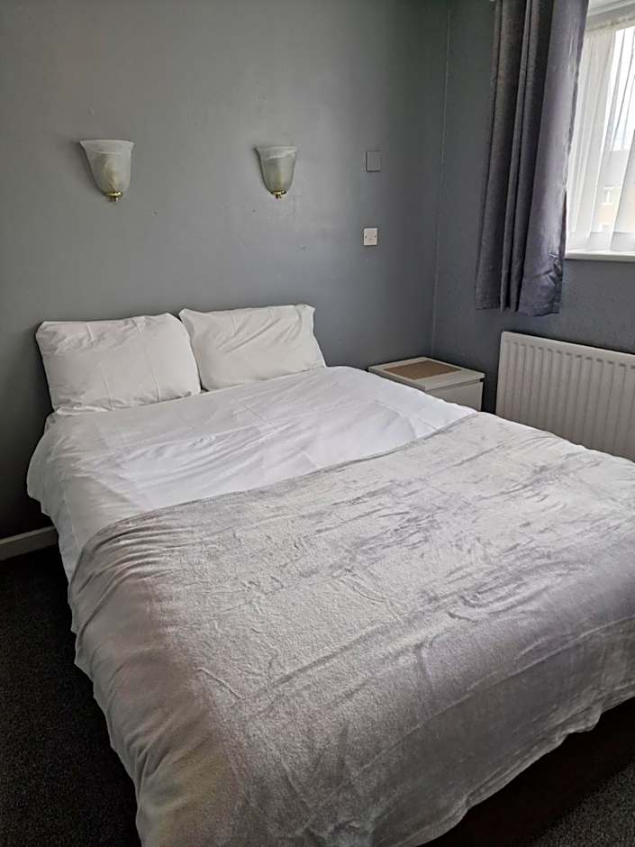 Photo 1 of 5 of Double Room