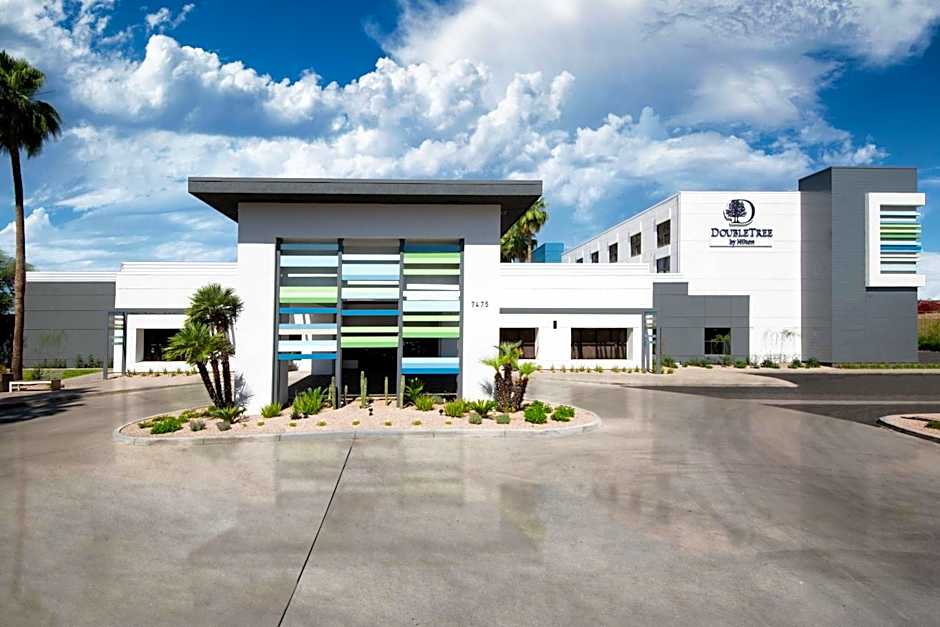 Photo 1 of 65 of DoubleTree by Hilton Chandler Phoenix, AZ