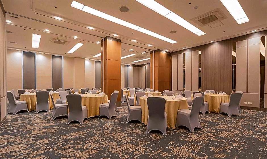 Bayfront Hotel Cebu Capitol Site