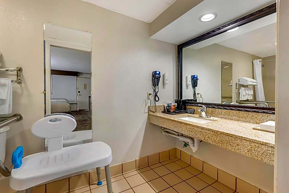 Quality Inn & Suites Easley - Greenville