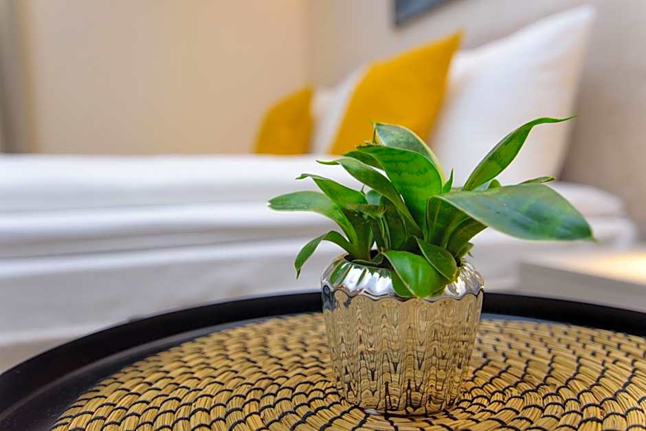 Hotel TwentyFour Living
