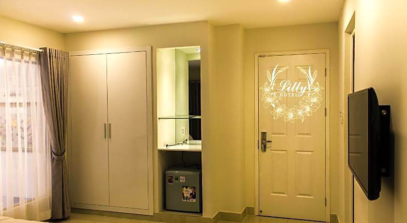 LiLLy Hotel
