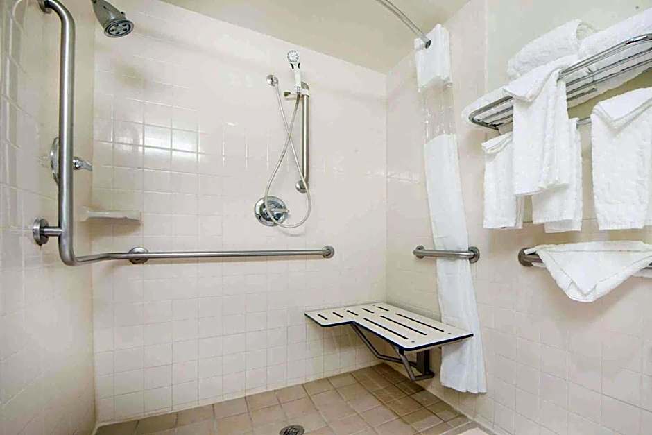 Ramada by Wyndham Enid