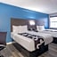 La Quinta Inn & Suites by Wyndham Sacramento North