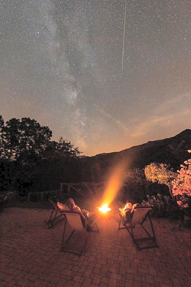 B&B IDUEVAGAMONDI immerso nel bosco tra le MONTAGNE con area benessere come EXTRA