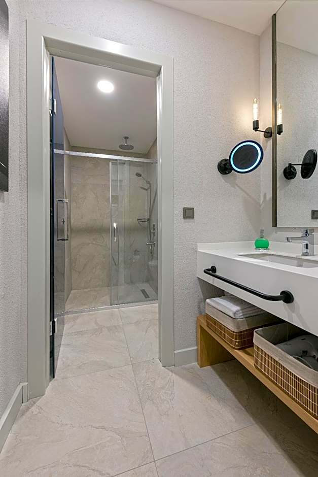 A Suite Side