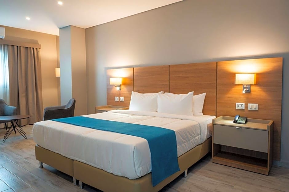 Tryp by Wyndham Asuncion