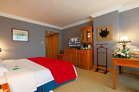 Executive King Room - - Include 1 Breakfast Only