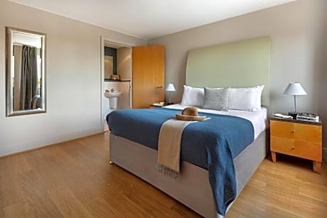 Two-Bedroom Apartment with Sofa Bed