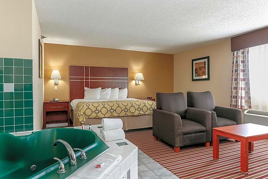 Baymont by Wyndham Bowling Green