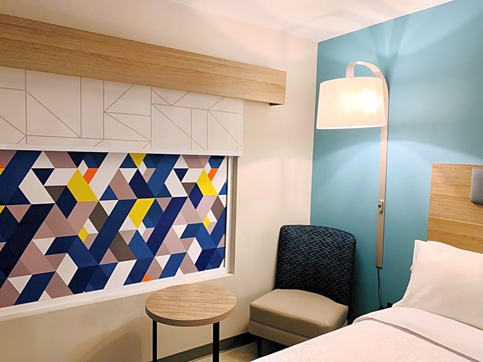 Holiday Inn Express Guadalajara Vallarta Poniente By IHG