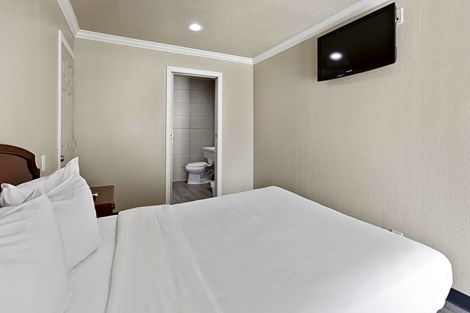 Le Blanc Inn & Suites