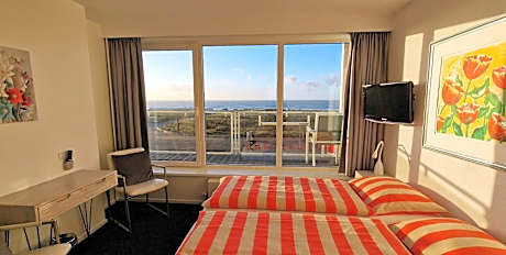 Standard Twin Room with Sea View