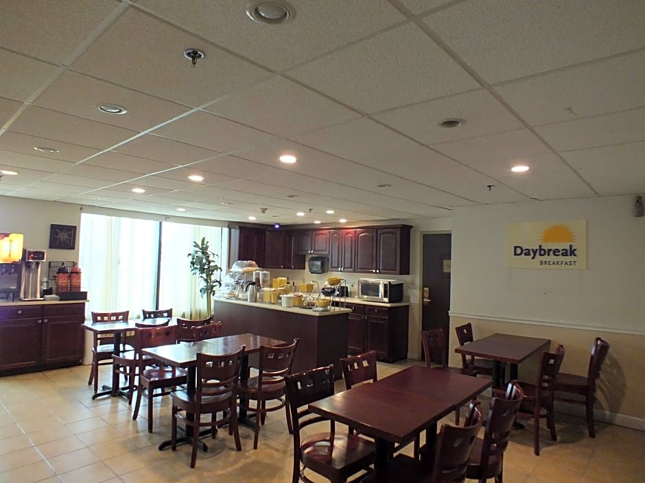 Days Inn by Wyndham Indianapolis Northeast
