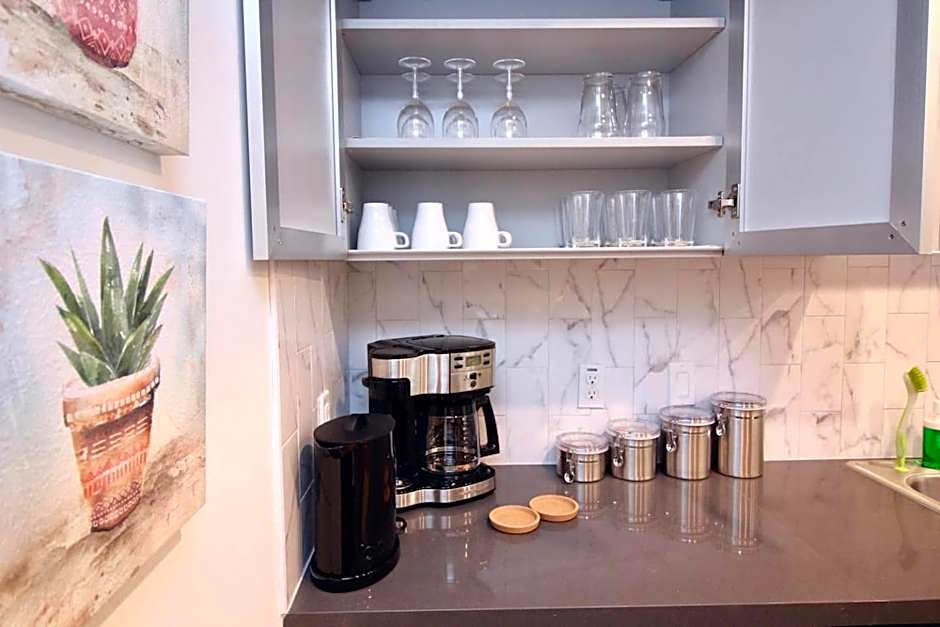 Los Angeles Premium Suites with Free Parking