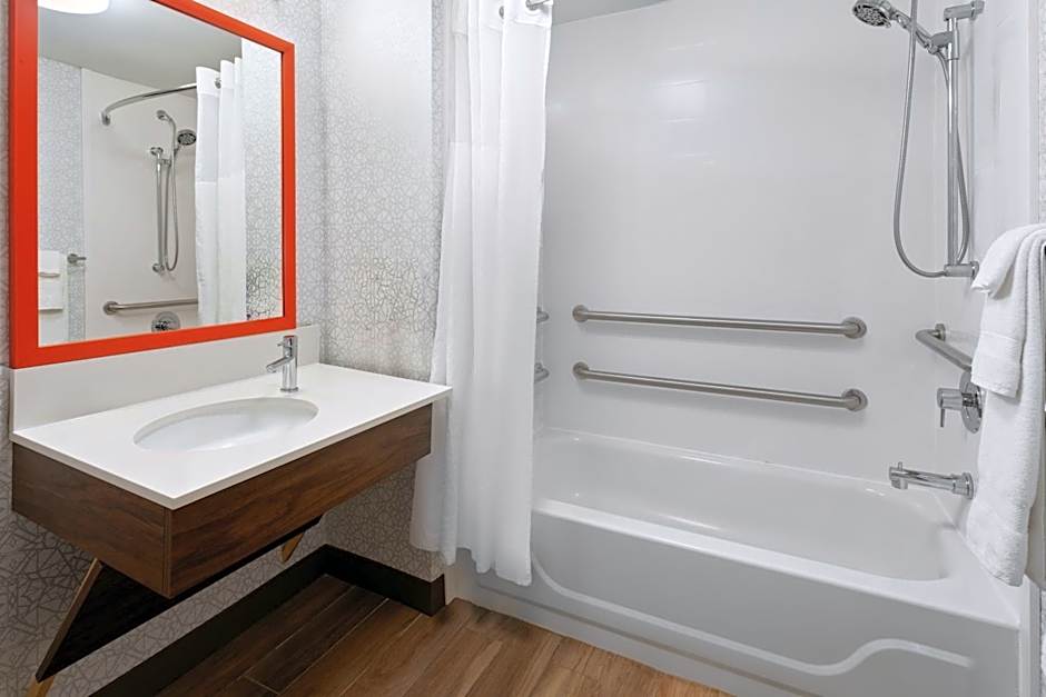 Hampton Inn & Suites Scottsburg