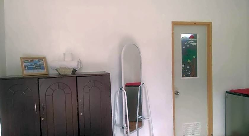 Traditional Filipino Home near 100 Islands Wharf