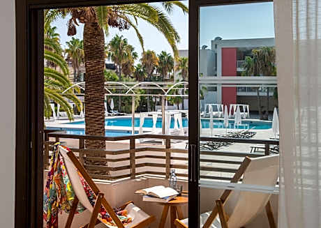 The Innside Room with Pool View